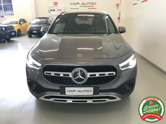 MERCEDES-BENZ GLA 200 usata, con Airbag