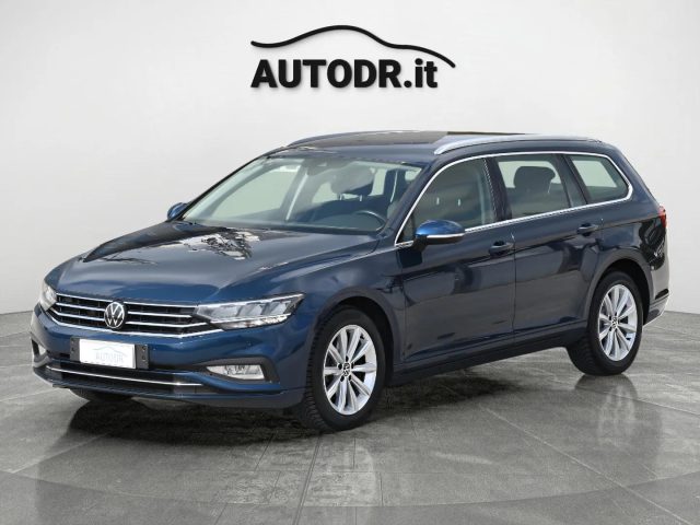 VOLKSWAGEN Passat Variant usata, con Park Distance Control