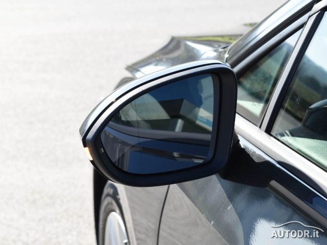 VOLKSWAGEN Golf usata, con Autoradio digitale
