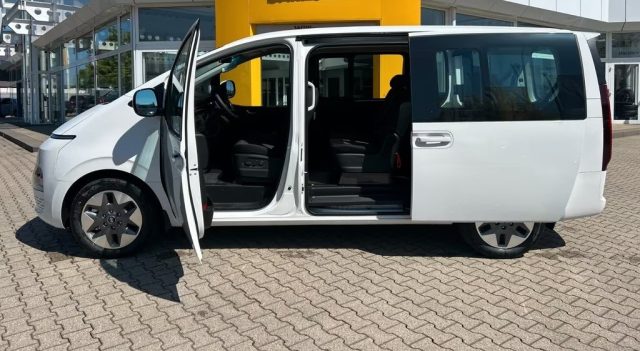 HYUNDAI Staria usata, con Climatizzatore