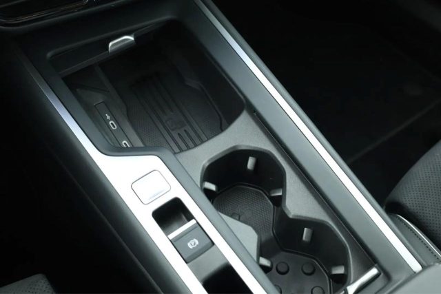 VOLKSWAGEN Passat Variant usata, con Park Distance Control