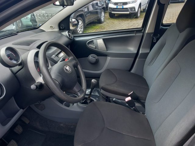 TOYOTA Aygo usata 11