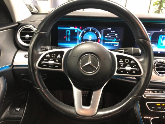 MERCEDES-BENZ E 220 usata 14