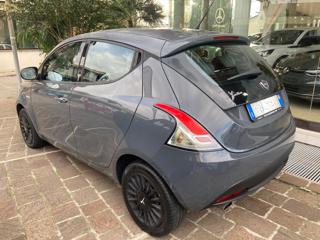 LANCIA Ypsilon usata, con Autoradio