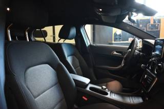 MERCEDES-BENZ GLA 180 usata 40