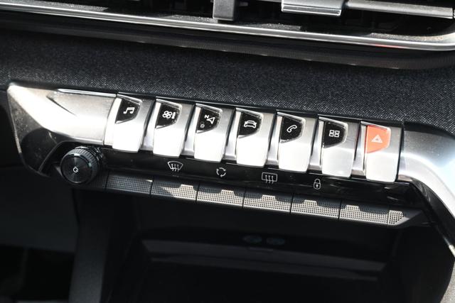 PEUGEOT 3008 usata, con Tettuccio apribile