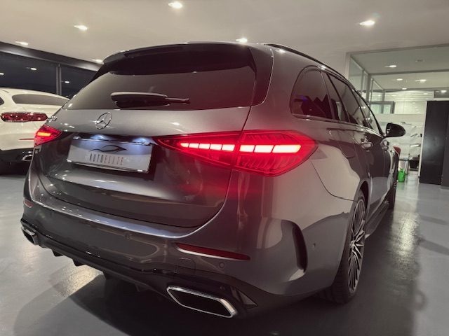 MERCEDES-BENZ C 220 usata, con Boardcomputer