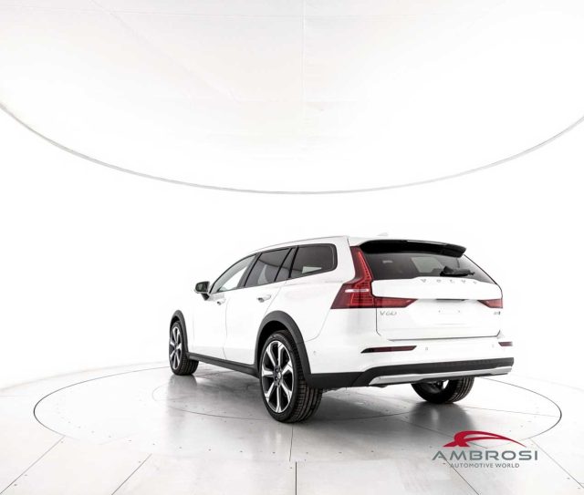 VOLVO V60 Cross Country usata 3