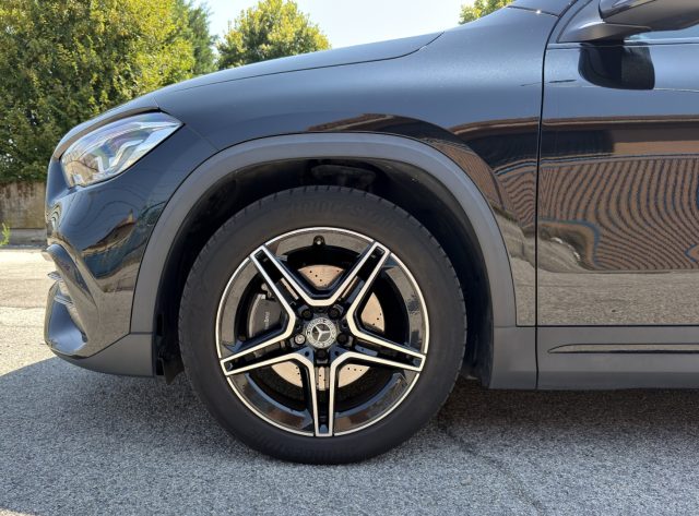 MERCEDES-BENZ GLA 200 usata, con Leve al volante