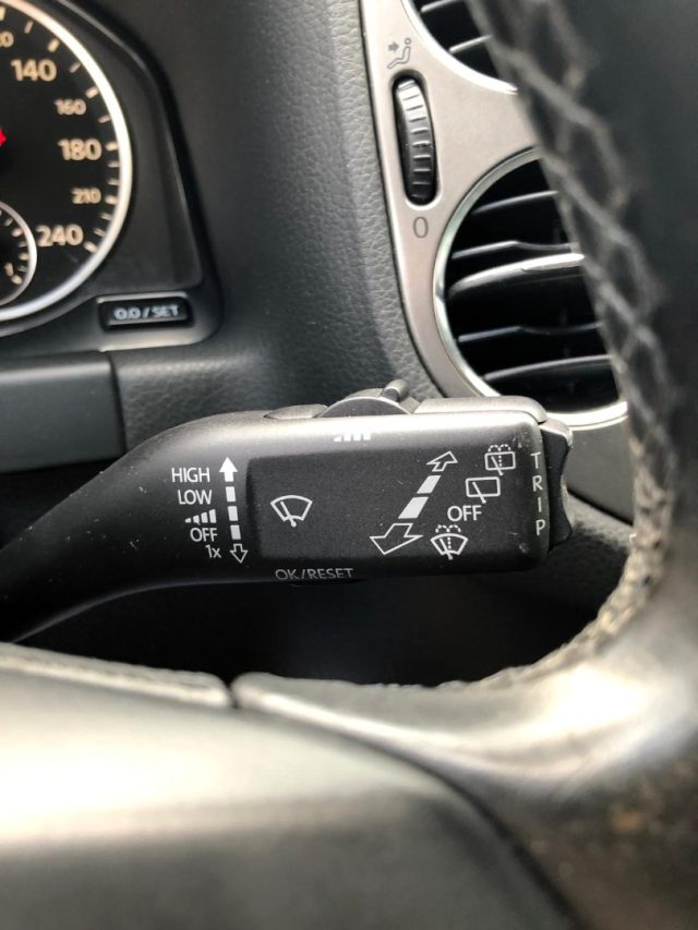VOLKSWAGEN Tiguan usata, con Bracciolo