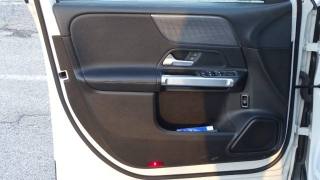 MERCEDES-BENZ GLB 200 usata, con Frenata d