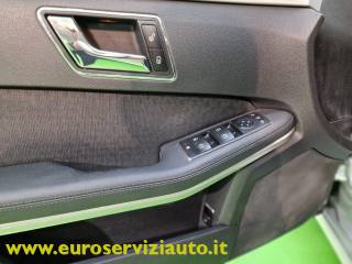 MERCEDES-BENZ E 220 usata, con Sensori di parcheggio posteriori