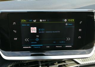 PEUGEOT 2008 usata, con Volante in pelle