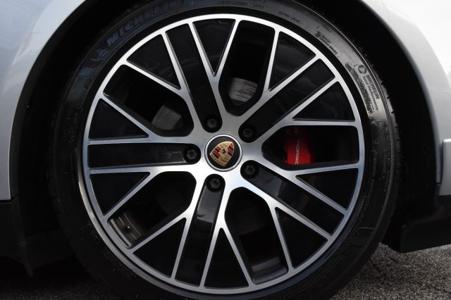 PORSCHE Taycan usata, con Alzacristalli elettrici