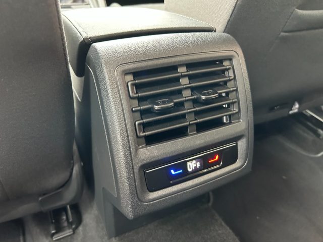 VOLKSWAGEN Golf usata, con Sedili riscaldati