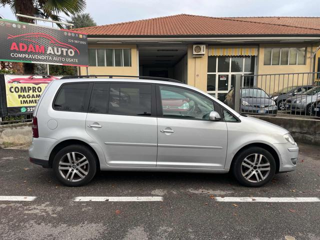 VOLKSWAGEN Touran usata, con Autoradio