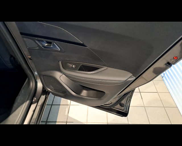 PEUGEOT 2008 usata 28
