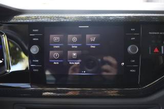 VOLKSWAGEN Taigo usata, con Sound system