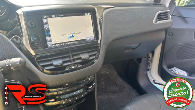 PEUGEOT 2008 usata, con Cruise Control