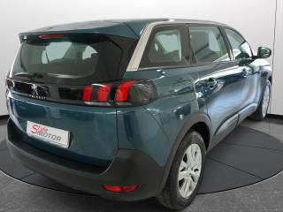 PEUGEOT 5008 usata, con Airbag