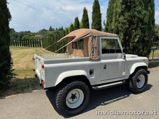 LAND ROVER Defender usata 1
