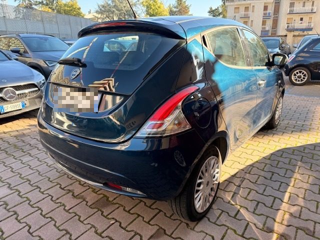 LANCIA Ypsilon usata, con Autoradio