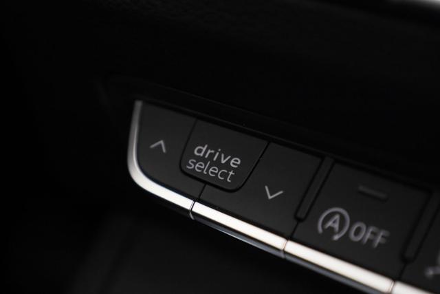 AUDI Q5 usata, con Sensori di parcheggio anteriori