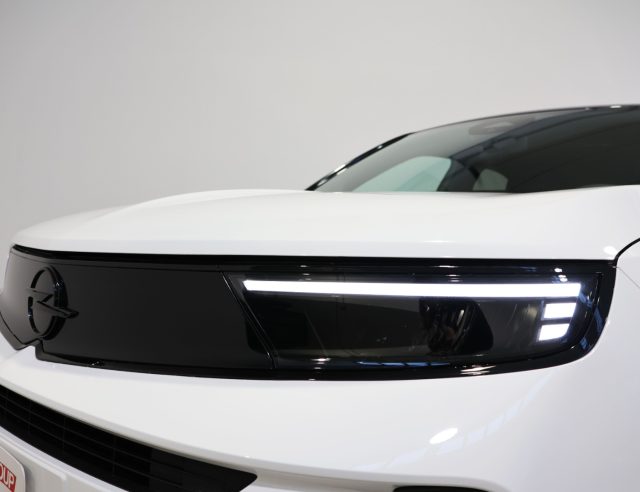 OPEL Mokka usata, con Hill holder