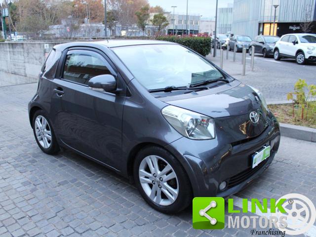 TOYOTA iQ usata, con Airbag