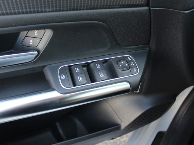 MERCEDES-BENZ B 180 usata, con Bluetooth
