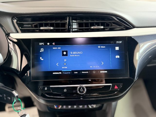OPEL Corsa usata, con Touch screen
