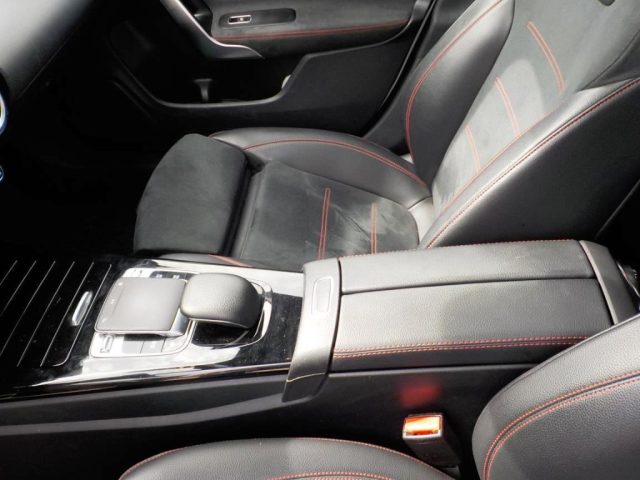 MERCEDES-BENZ CLA 180 usata, con Vetri oscurati