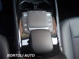 MERCEDES-BENZ GLA 200 usata, con Autoradio digitale
