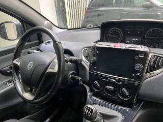 LANCIA Ypsilon usata, con Fendinebbia