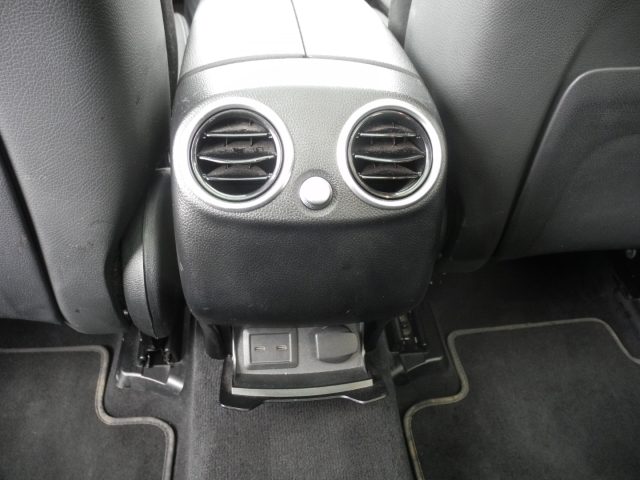 MERCEDES-BENZ GLC 220 usata 64