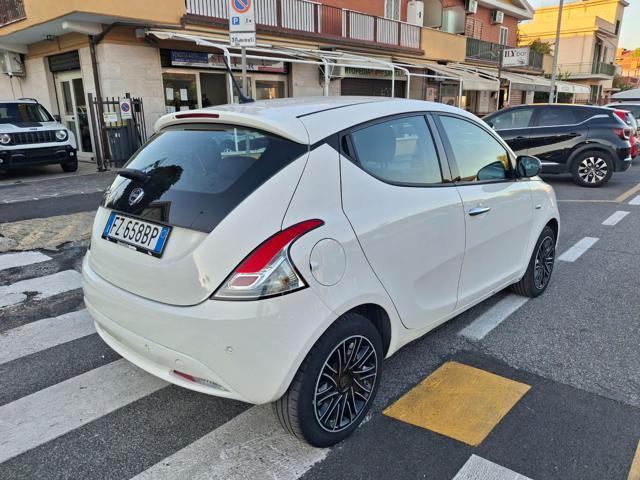 LANCIA Ypsilon usata, con Autoradio