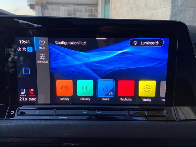 VOLKSWAGEN Golf usata, con Isofix
