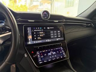 MASERATI Grecale usata, con USB