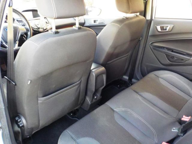FORD Fiesta usata, con USB