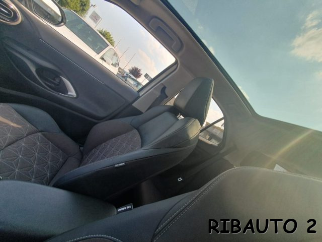 TOYOTA Yaris Cross usata, con Sedili riscaldati