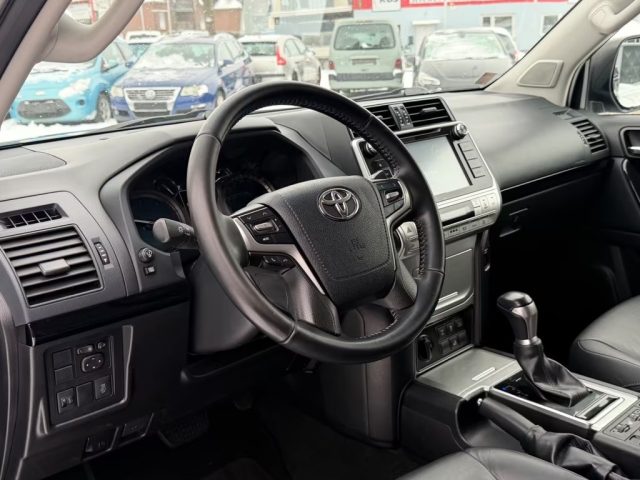 TOYOTA Land Cruiser usata, con Cruise Control