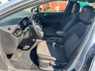 OPEL Astra usata, con USB