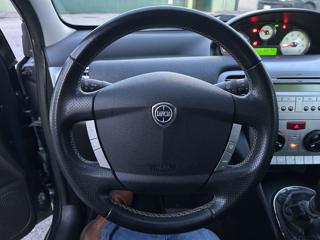 LANCIA Ypsilon usata, con USB