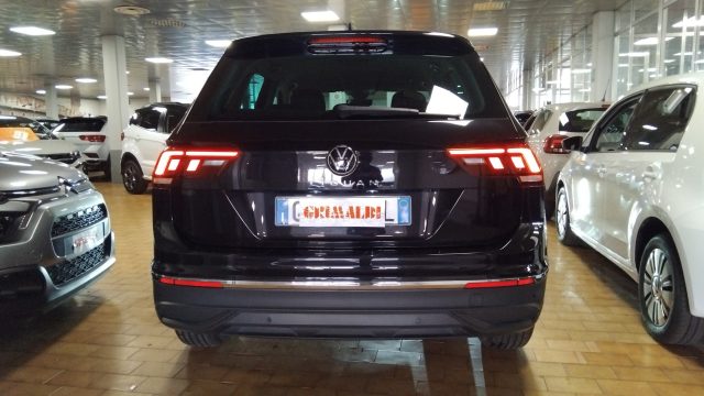 VOLKSWAGEN Tiguan usata, con Autoradio