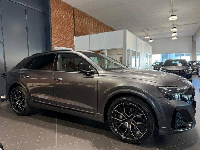 AUDI Q8 usata, con Alzacristalli elettrici