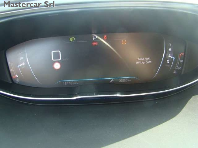 PEUGEOT 5008 usata, con Fari LED