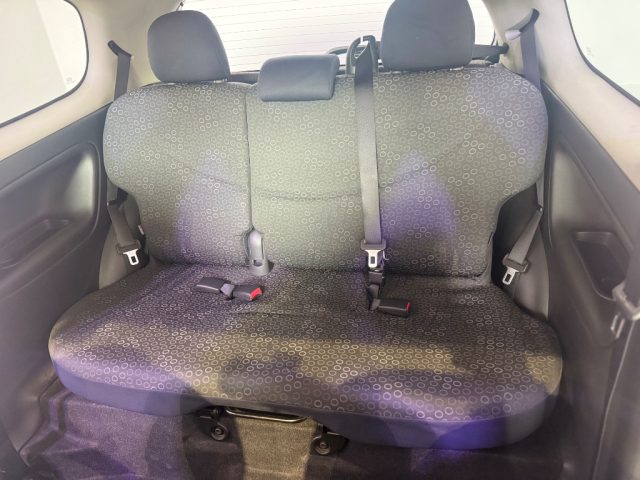 TOYOTA Yaris usata 6