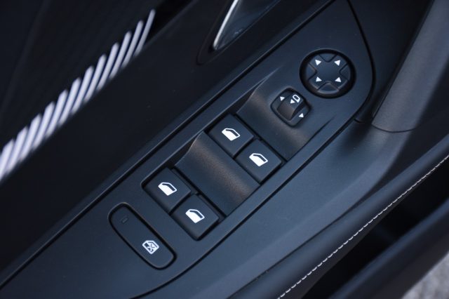 PEUGEOT 2008 usata, con Interni in pelle