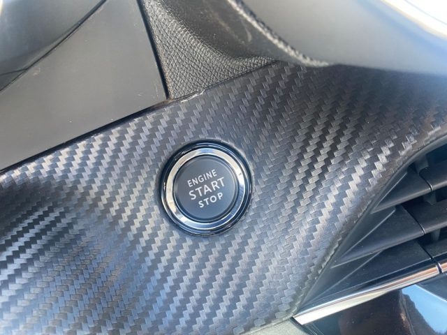 PEUGEOT 2008 usata, con Lettore CD