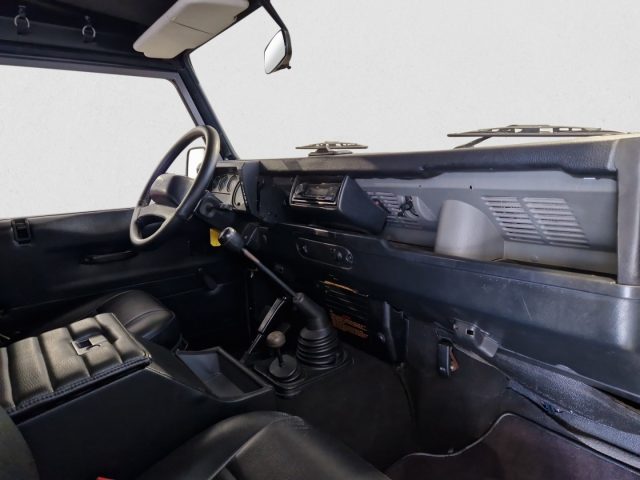 LAND ROVER Defender usata 9